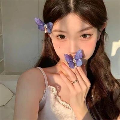 女孩,母亲与恶魔 封面